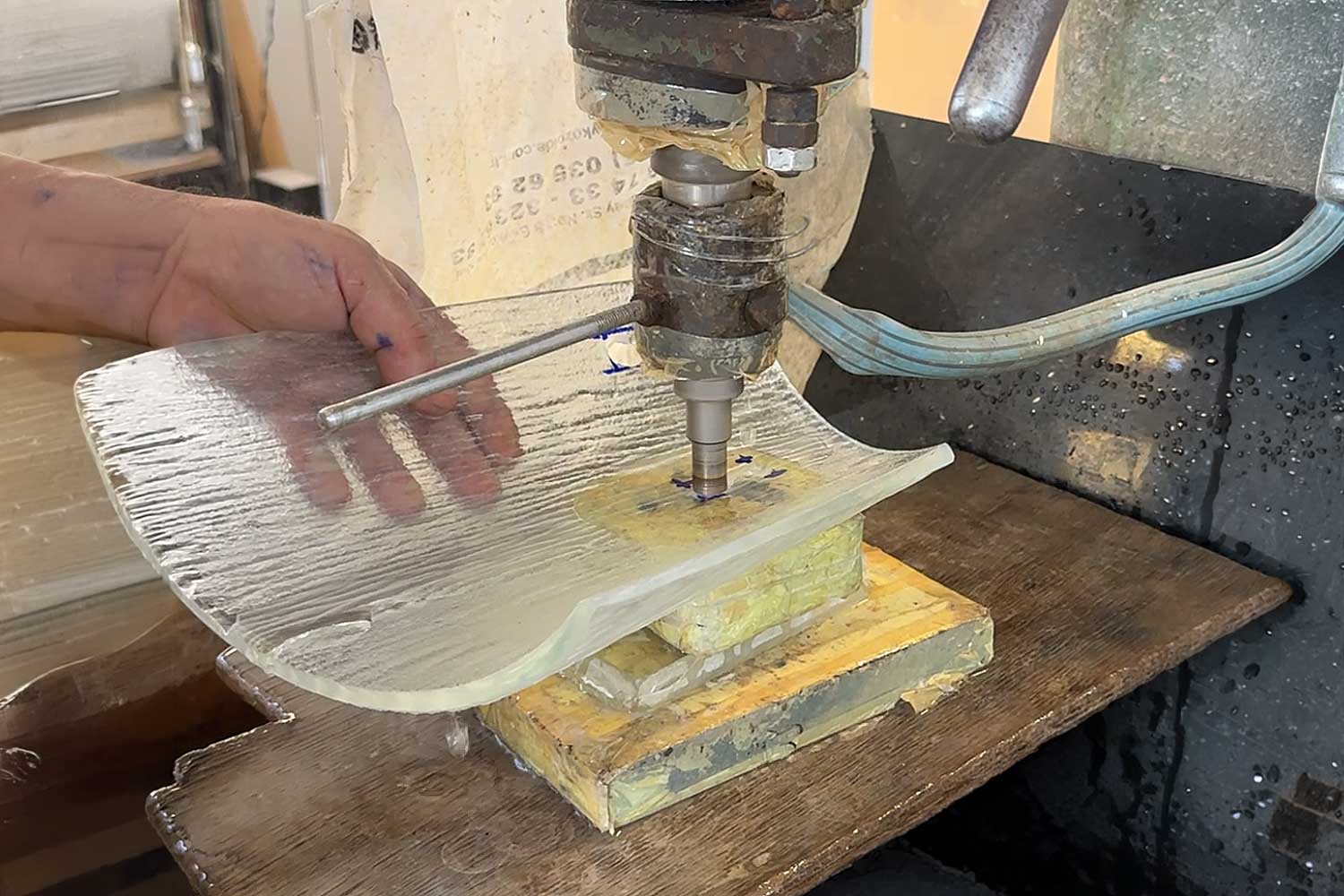 Glass of the Duo Facies chandelier, cast and hand-finished at the Palena atelier